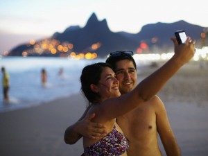 couple-selfie-rio-brazil-1